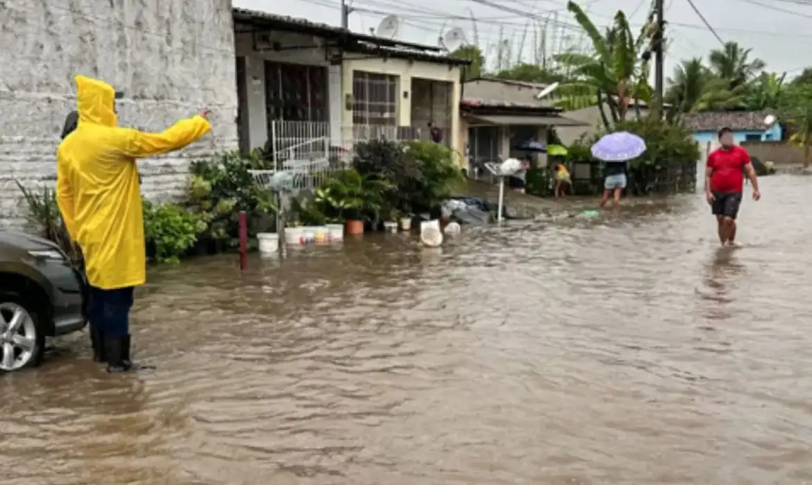 Chuvas em Pernambuco: 9,4 mil pessoas deslocadas e 6 óbitos causados
