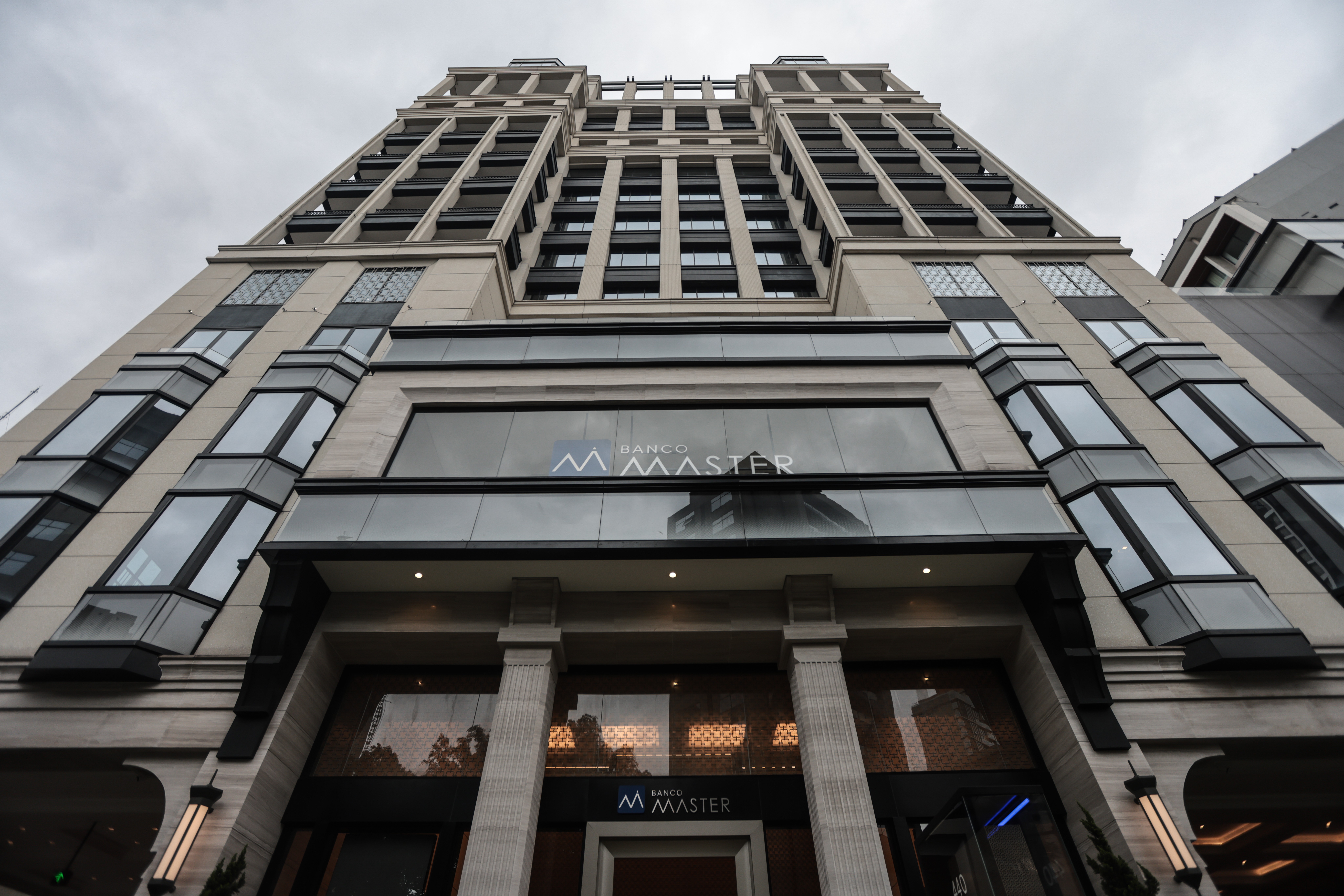 Colapso do Banco Master: O Que Ocorreu e Como o FGC Garante os Investimentos
