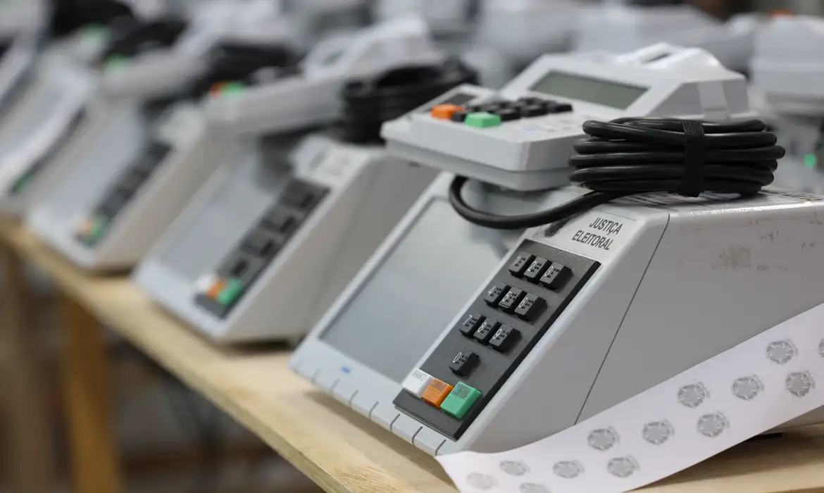 Combate à IA Ilegal: TSE Cria Comissão para Proteger Eleições