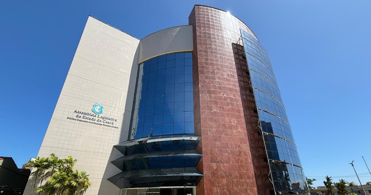 Concursos Jurídicos: Alece Abre 300 Vagas em Curso Gratuito para TJCE - Esteja Preparado!