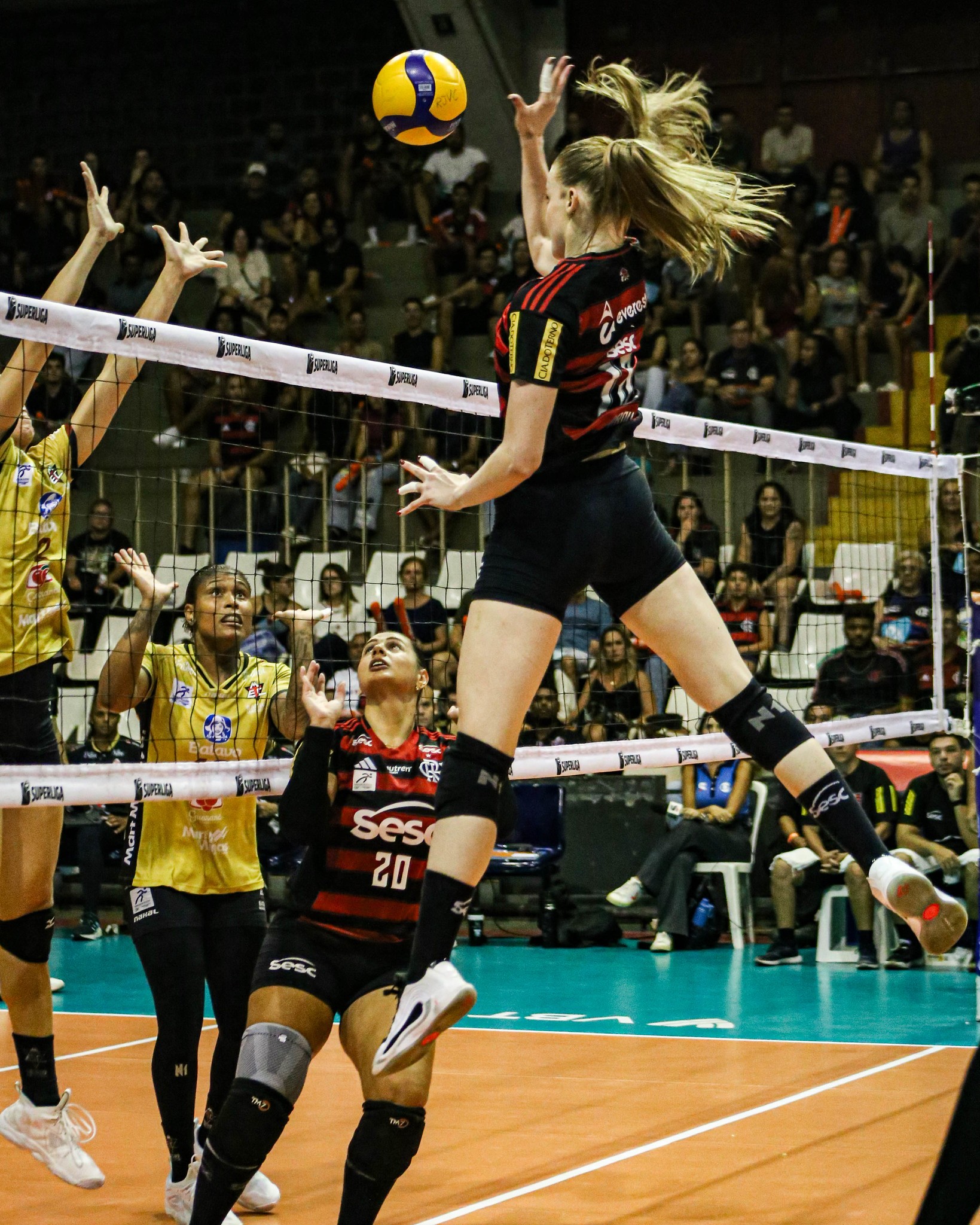Confira os Confrontos dos Playoffs da Superliga Feminina: Quem se Enfrenta nas Quartas de Final?