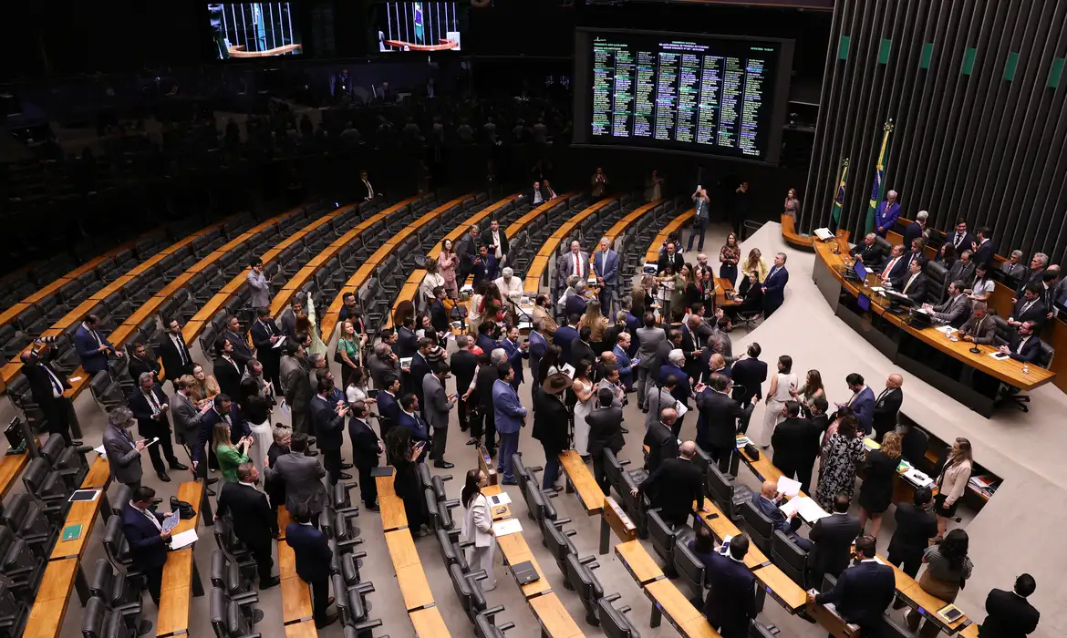 Congresso Nacional Derruba Veto de Lula em Projetos de Dosimetria: Golpistas Beneficiados