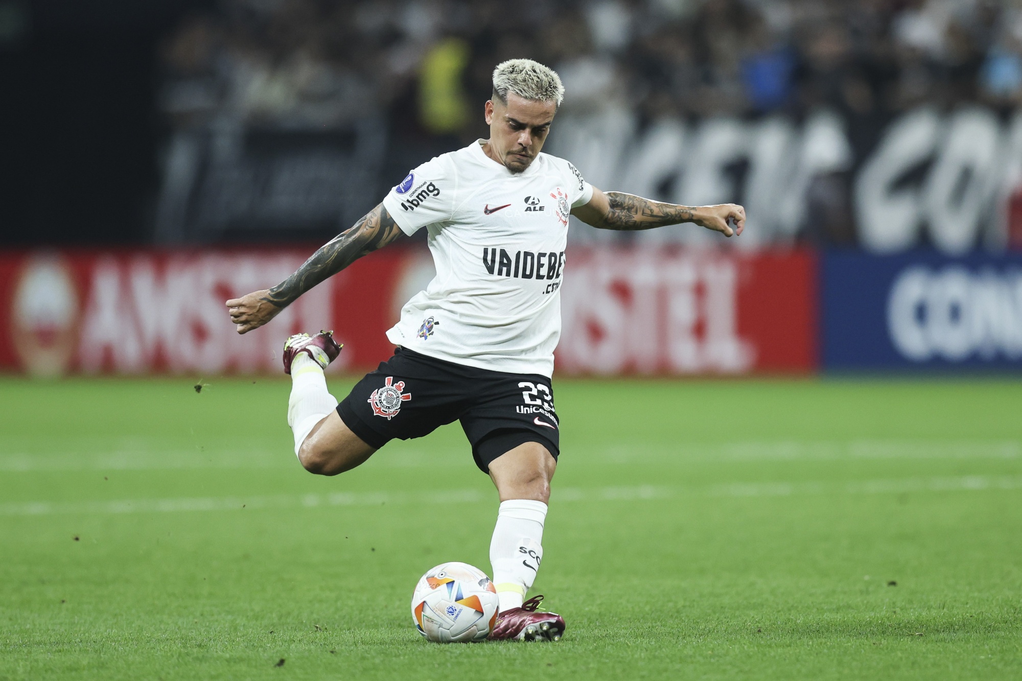 Corinthians se despede de Fagner após rescisão com lateral; confira
