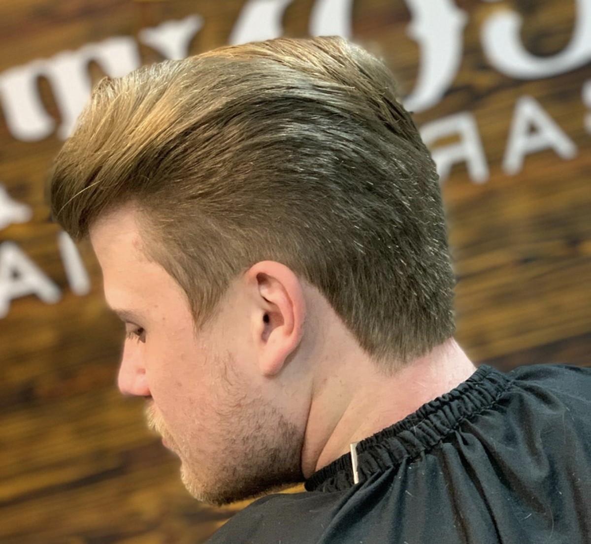 Corte Old Money ganha espaço nas barbearias e reflete mudança no perfil do consumidor masc