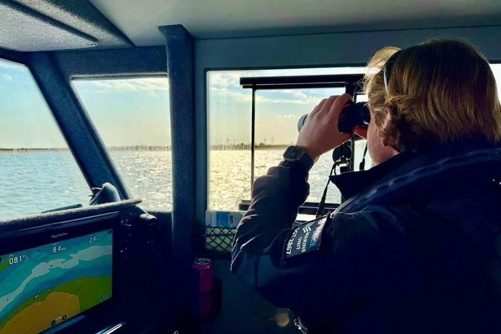 Desaparecimento de Psicóloga Brasileira: Família Refaz Percuso de Barco na Inglaterra