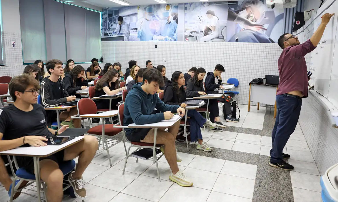 Desenrola Fies: Renegocie Sua Dívida com Descontos de até 99%!