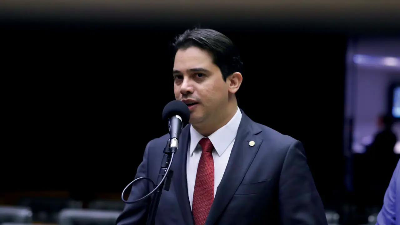 Desvendar Esquema de Corrupção no Ceará: PF Revela Provas ao STF