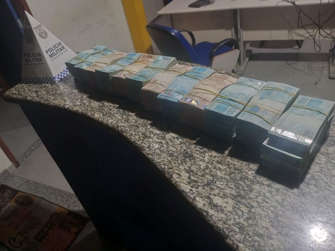 Detento com R$ 500 mil em espécie na Via Dutra