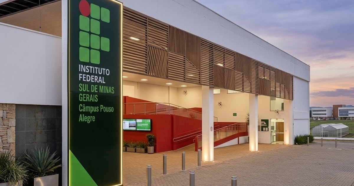 Diploma de Oro com Pós-Graduação em Desenvolvimento Web Gratuito: Ganhe Credibilidade em TI