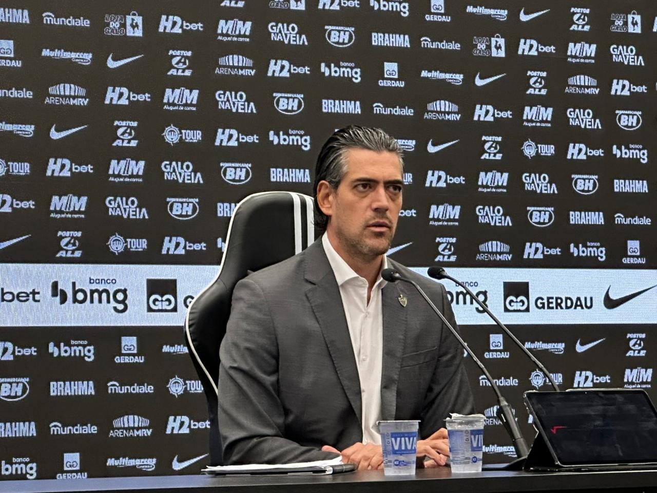 Diretor do Atlético-MG, Paulo Bracks afirma: "Ninguém está aposentando o Hulk"