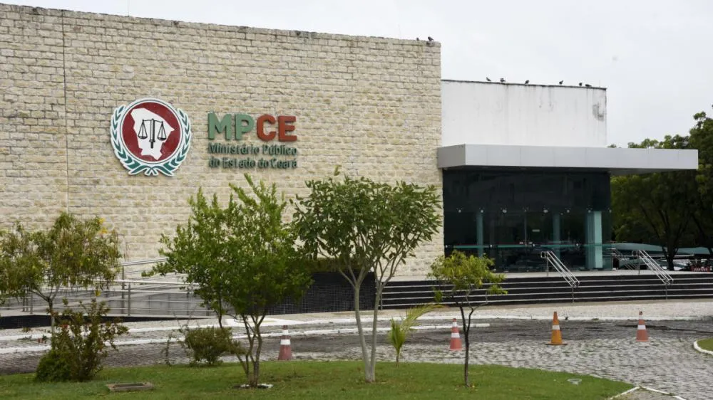 EX-SERVIDORA DE SOBRAL RECEBEU R$ 111 MIL SEM TRABALHAR: MPCE PEDE CONDENAÇÃO