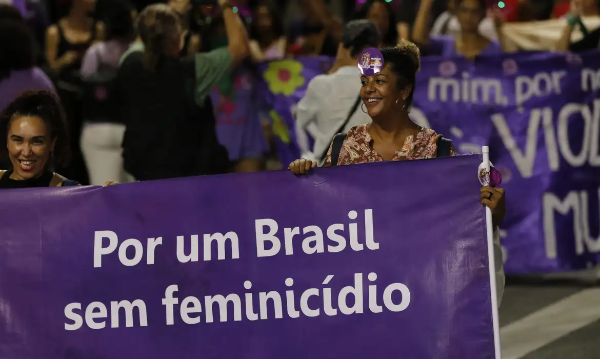 Família, Escola e Redes Sociais Lideram a Luta Antimachismo, Dizem Especialistas