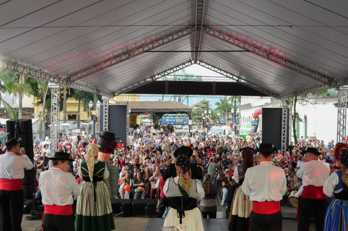 Festa de Portugal em Santos: música, gastronomia e tradições culturais