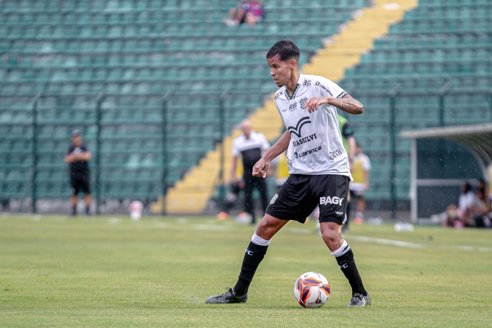Figueirense: Retornos de Jogadores Fortalecem Equipe para Partida contra o Confiança