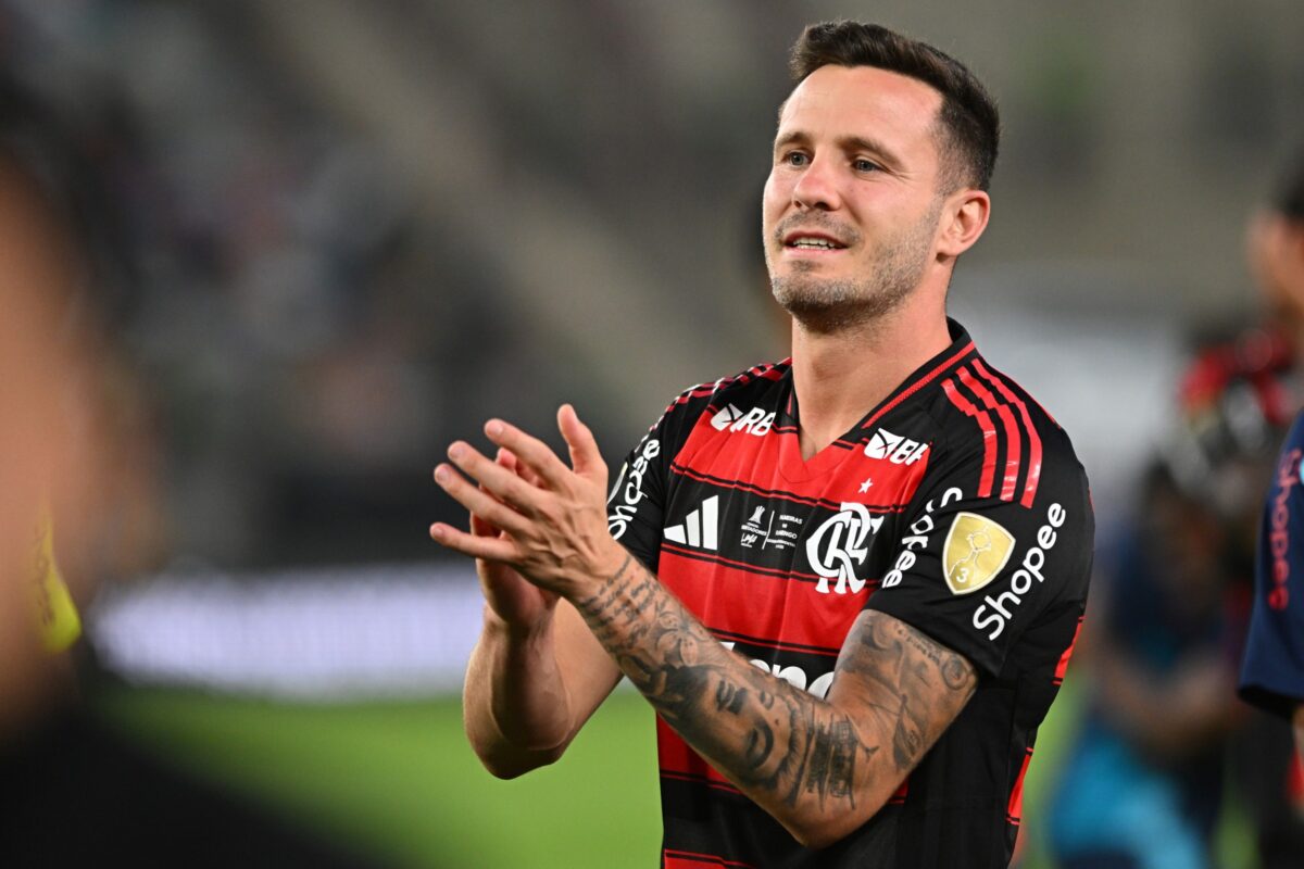 Flamengo atualiza estado de saúde de Saúl após cirurgia no calcanhar
