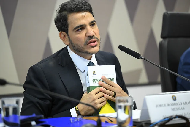 Flávio Bolsonaro pode dominar o STF com indicações bolsonaristas