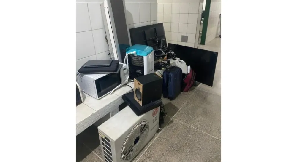 Furto em Fortaleza: Homem é Preso após Invadir Casa e Furtar Aparelhos Eletrônicos