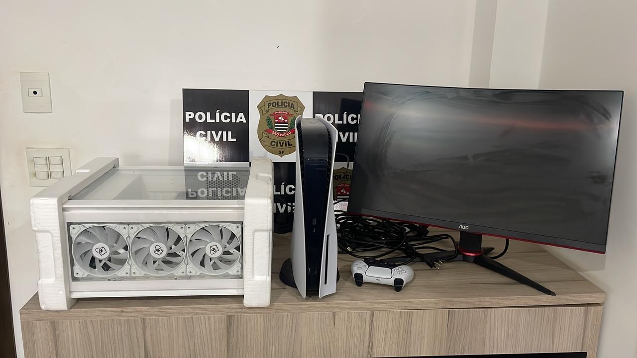 Golpista virtual é preso ao ser abordado com videogame que recebeu de vítima após se passa
