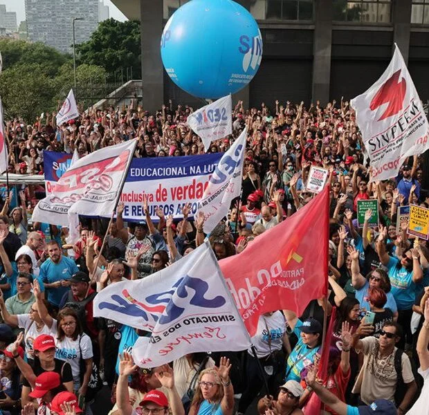 Greve dos Trabalhadores da Educação em São Paulo: Rejeição à Proposta de Ricardo Nunes