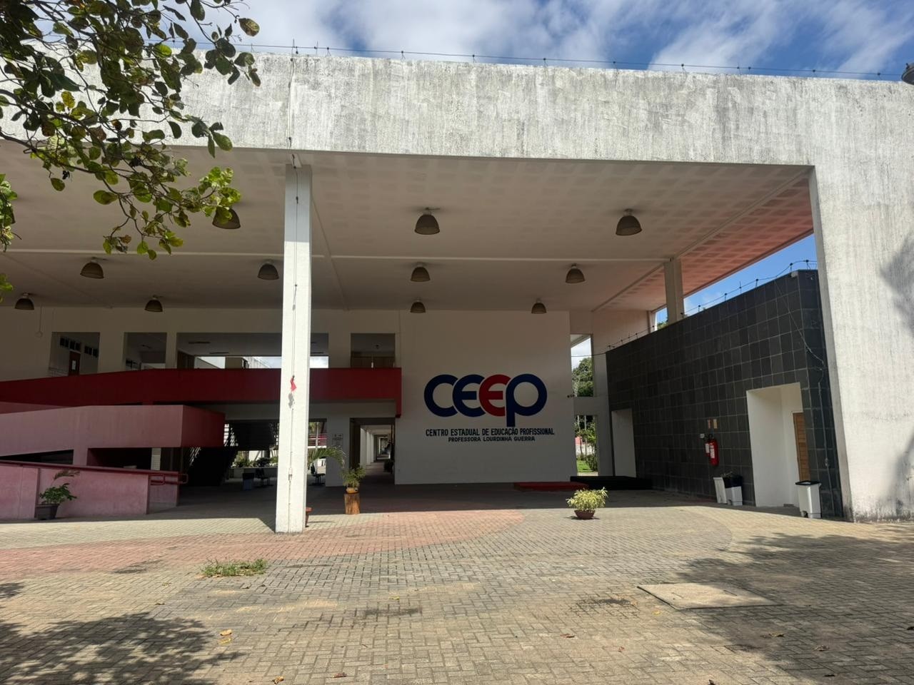 Homem Morre Após Ser Baleado Por Vigilante Em Escola Pública Na Grande Natal