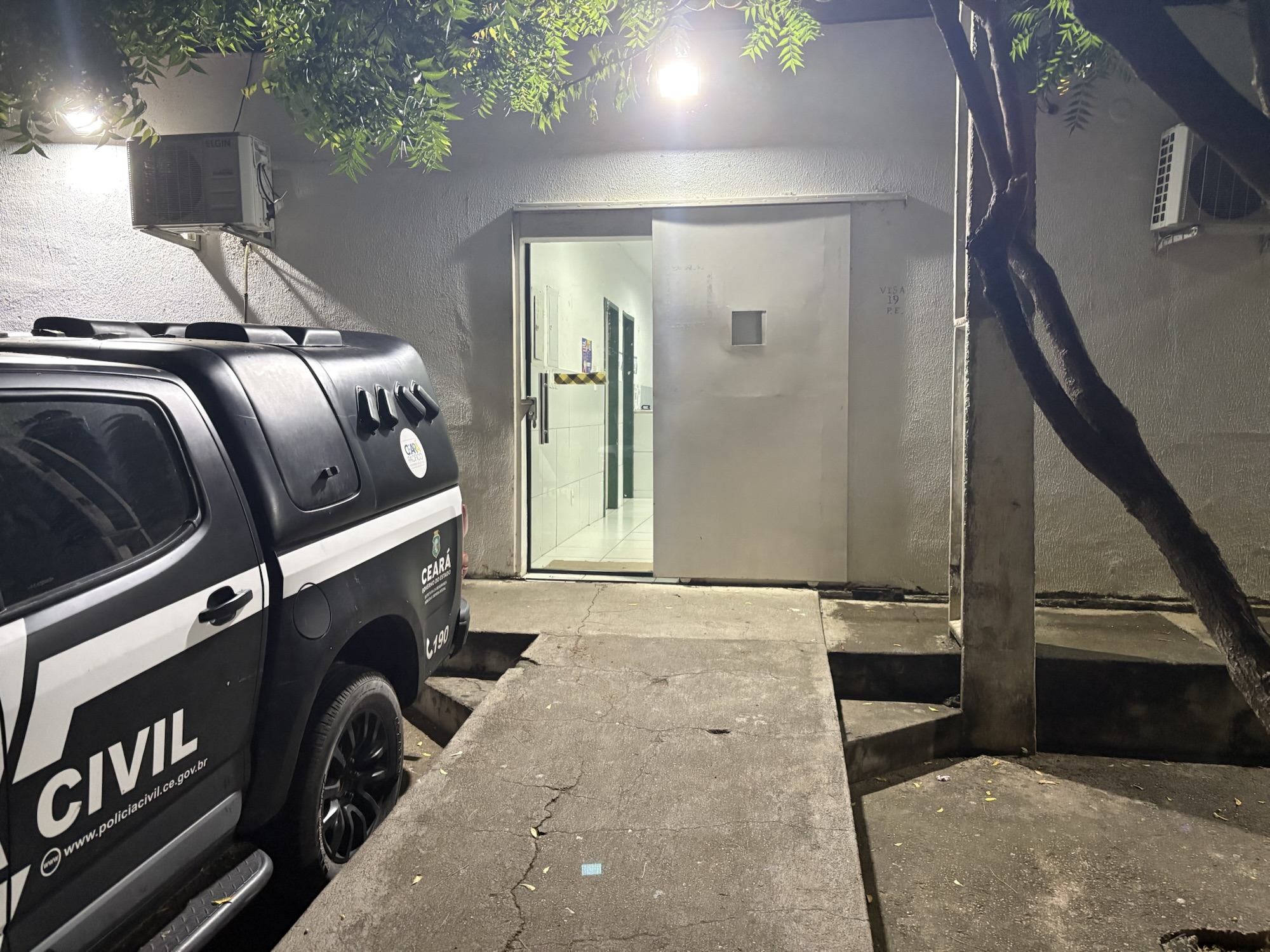 Homem Preso por Esfaquear Companheira e Idoso em Ipueiras: Um Caso de Violência Doméstica