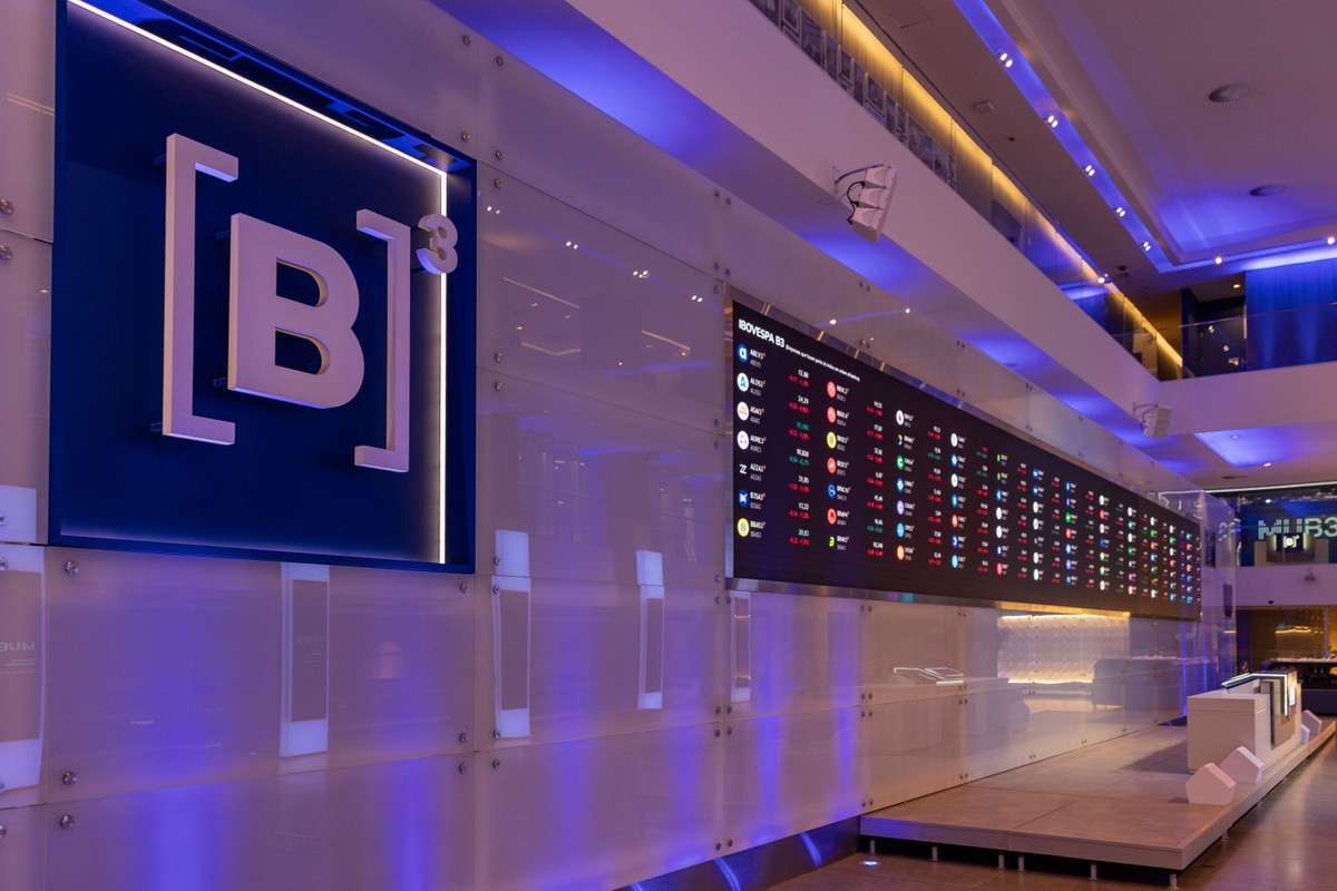Ibovespa recua com IPCA, dados dos EUA e balanços no radar