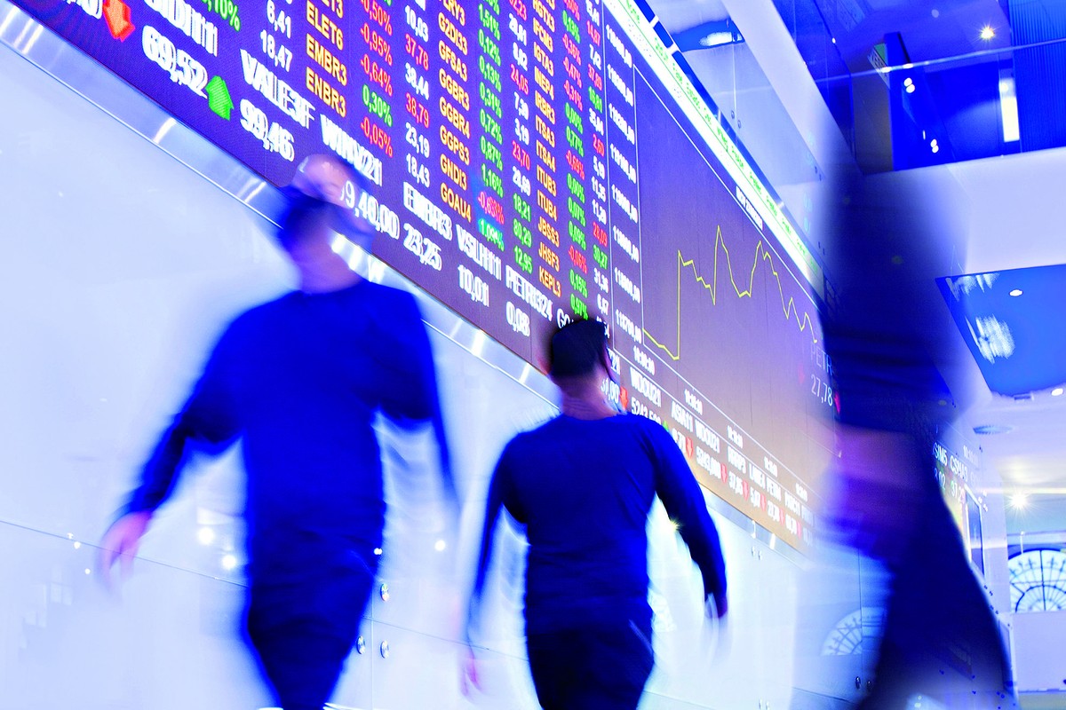 Ibovespa volta a se aproximar dos 163 mil pontos com ajuda de Petrobras