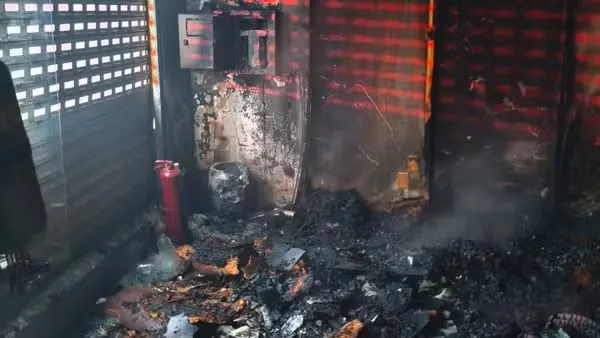 Incêndio em Loja de Móveis em Fortaleza: Acidente de Carro Causa Destruição