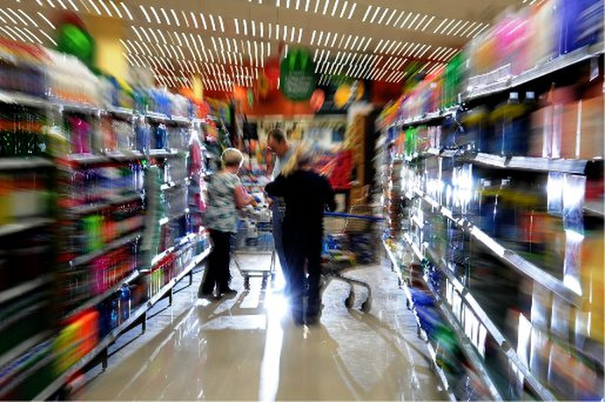 INPC acelera para 0,21% em dezembro e fecha 2025 em 3,90%