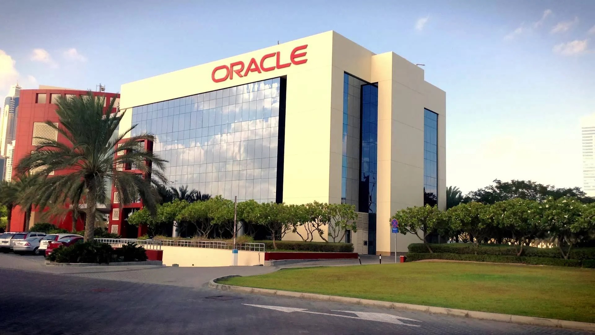 Irã ataca data center da Oracle no Dubai e ameaça big techs do Oriente Médio