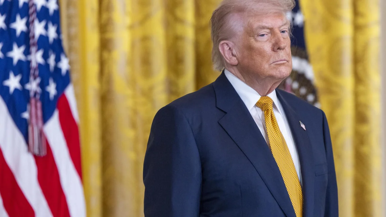 Iran: Trump Adia Ataque e Negociações Continuam - O Que Você Precisa Saber