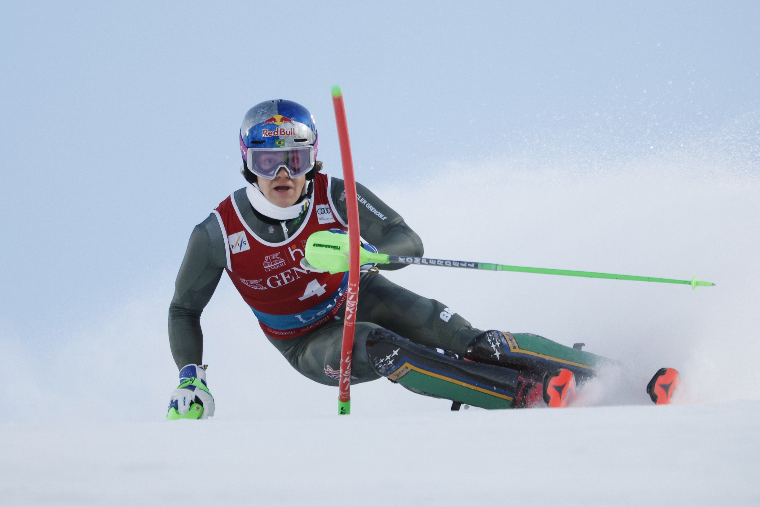 Lucas Pinheiro conquista prata na etapa de Adelboden da Copa do Mundo de esqui alpino