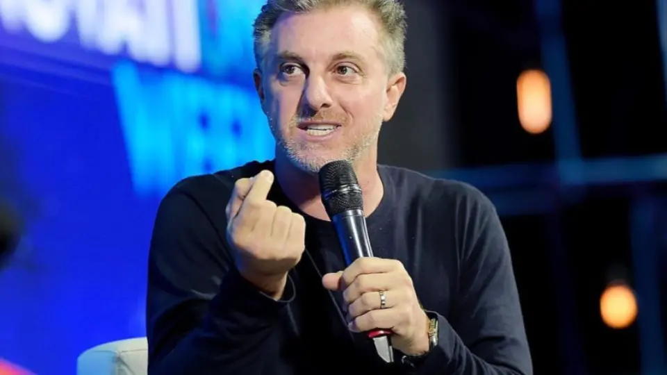 Luciano Huck: O Apresentador que Criticou o Bolsa Família e Comprou Jatinho com Juros Subsidiados