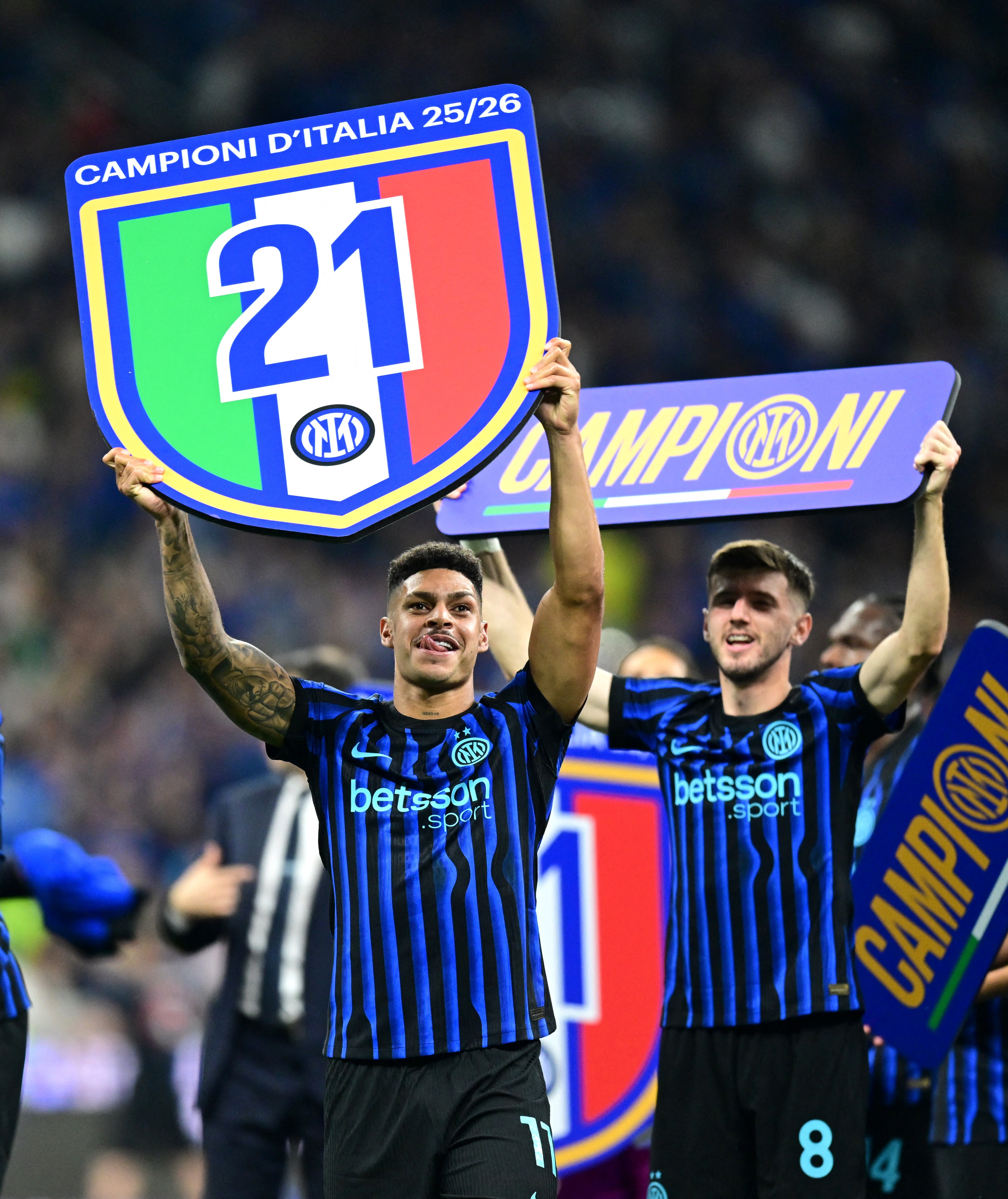 Luis Henrique Celebra Dupla conquista na Inter de Milão: Um Ano para a Memória