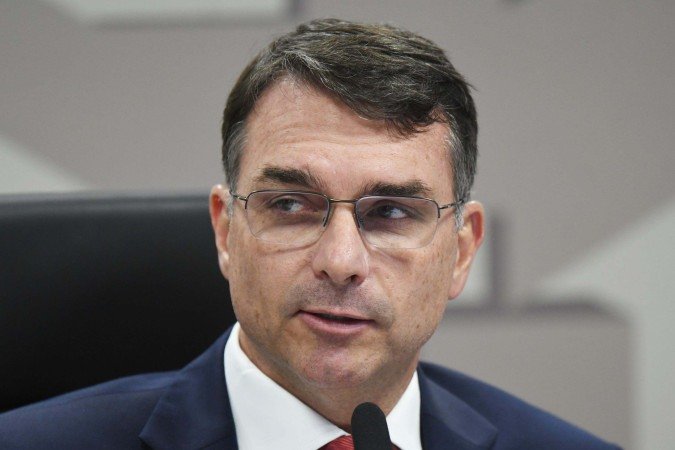 'Lula será delatado', diz Flávio Bolsonaro após captura de Maduro