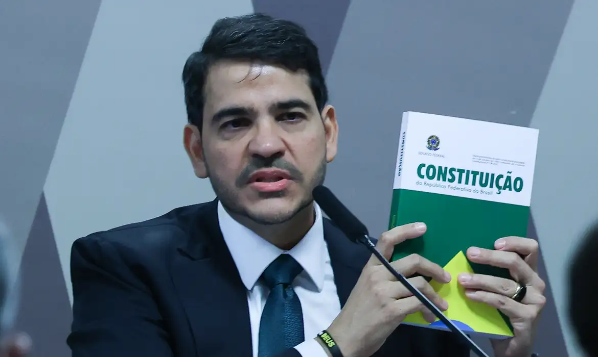 Messias é aprovado na CCJ do Senado; pleno decidirá sobre indicação de Lula ao STF