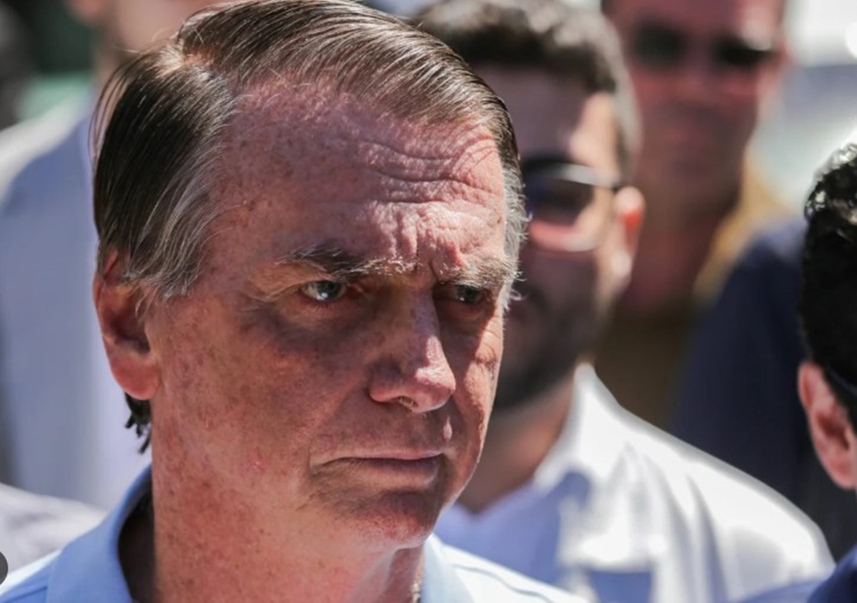 Michelle diz que Bolsonaro retornará ao hospital após "traumatismo leve"
