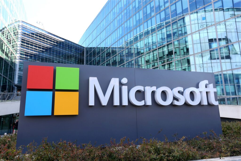 Microsoft é Alvo de Operação Antitruste no Japão por Suspensas Práticas Desleais