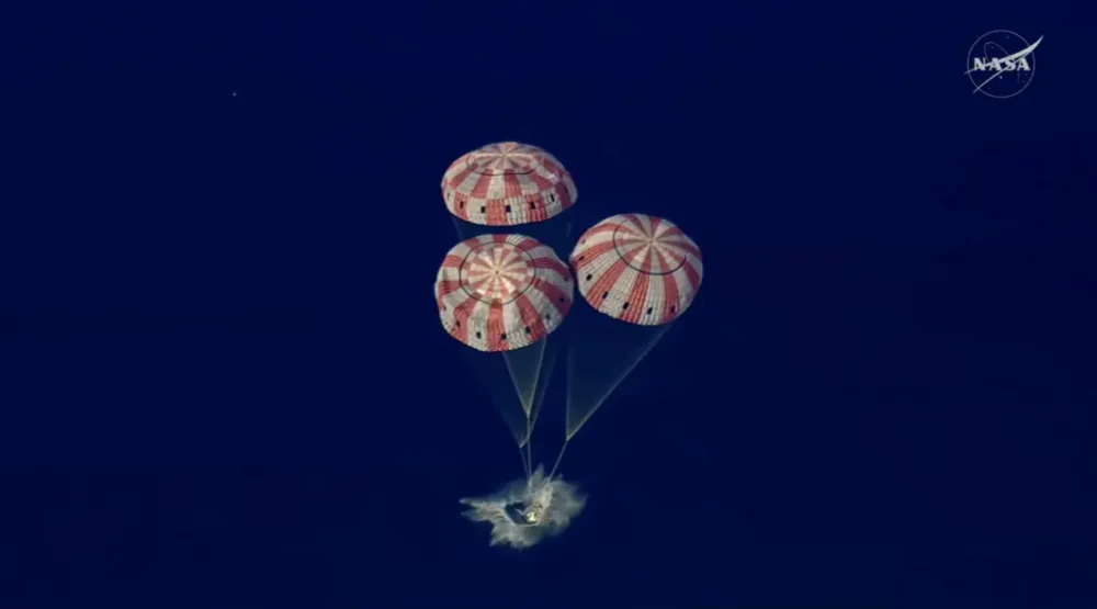 Missão Artemis II: Cápsula Orion Pousa com Sucesso no Oceano Pacífico