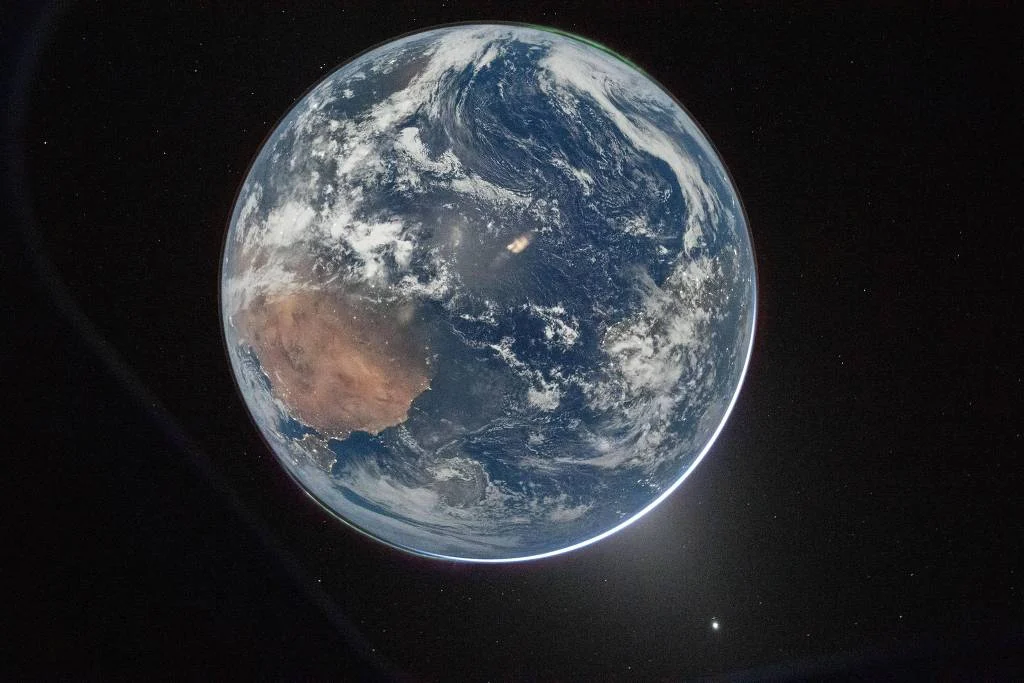 Mudando a Perspectiva sobre o Planeta com a Imagem da NASA: Questões sobre a Humanidade e o Futuro