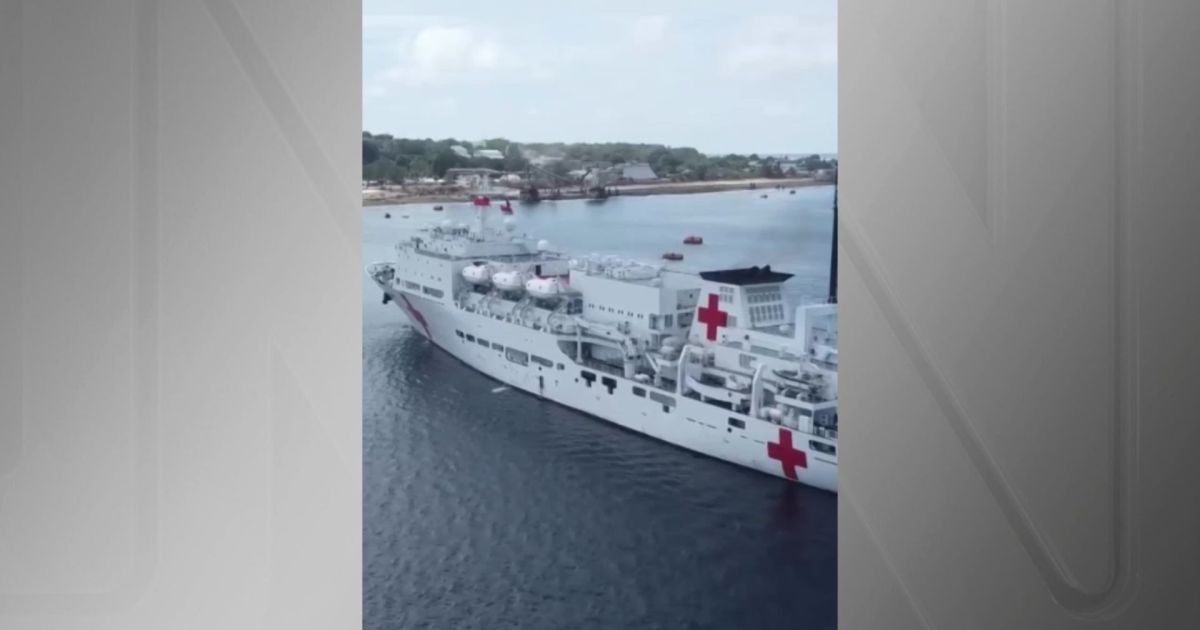 Navio-hospital da Marinha chinesa chega ao Rio de Janeiro