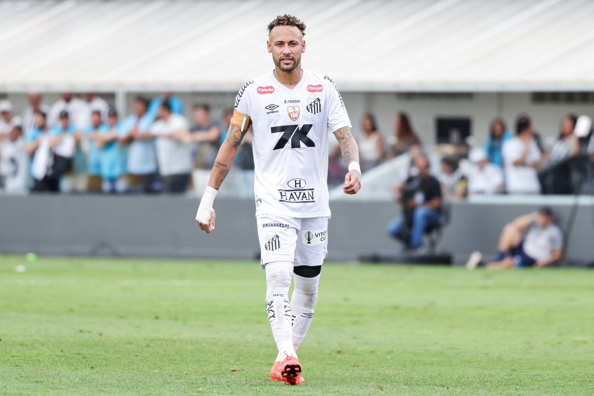 Neymar acerta últimos detalhes para renovação com Santos até dezembro