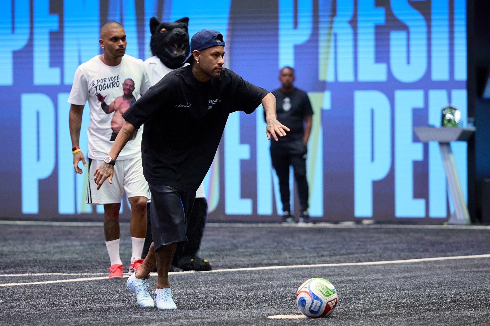 Neymar: 'Chateado e Triste' por Ausência na Seleção, mas Foco Continua na Copa do Mundo
