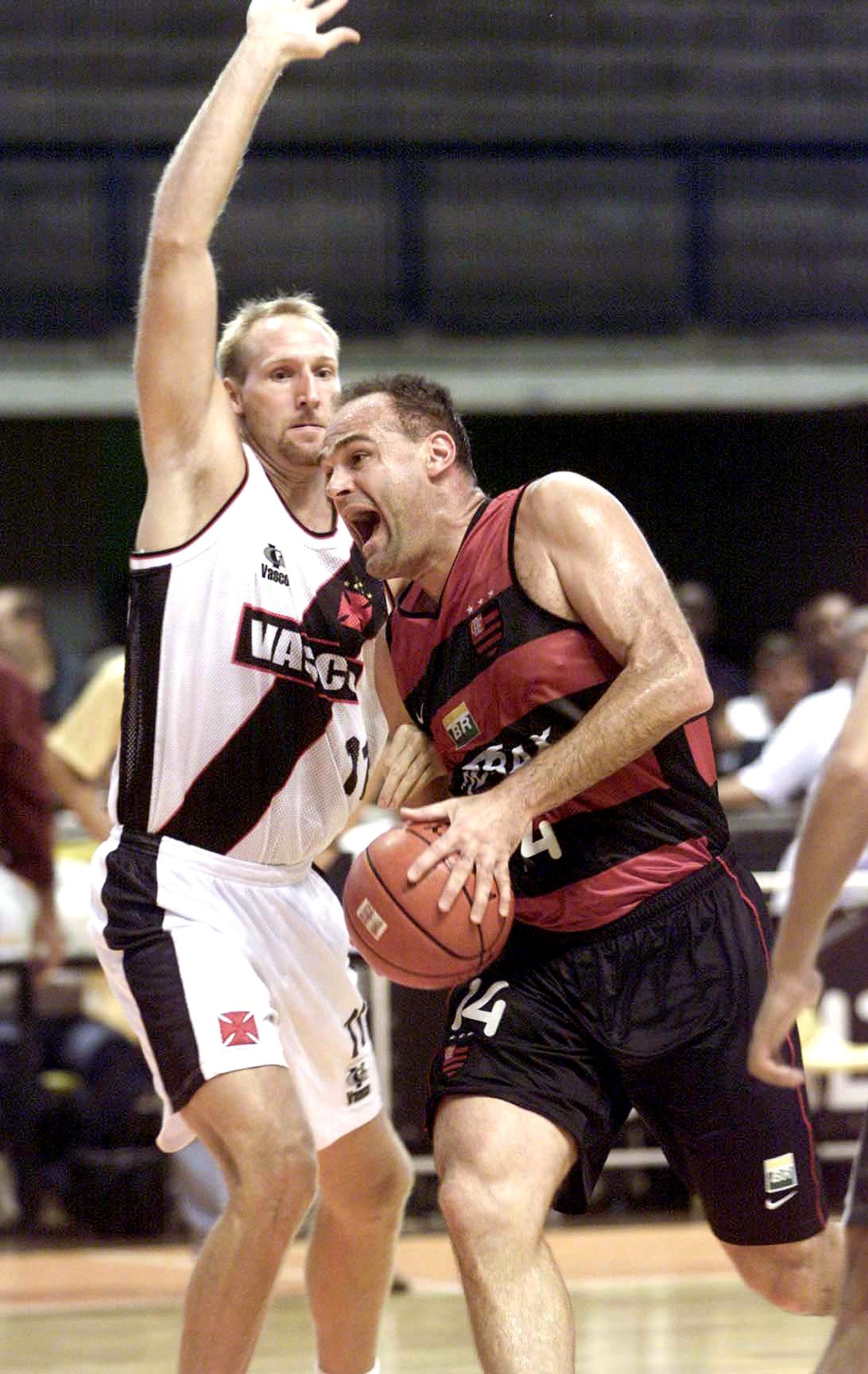 Oscar Schmidt, ídolo do Flamengo, morre aos 68 anos: o legado de um genial basqueteiro