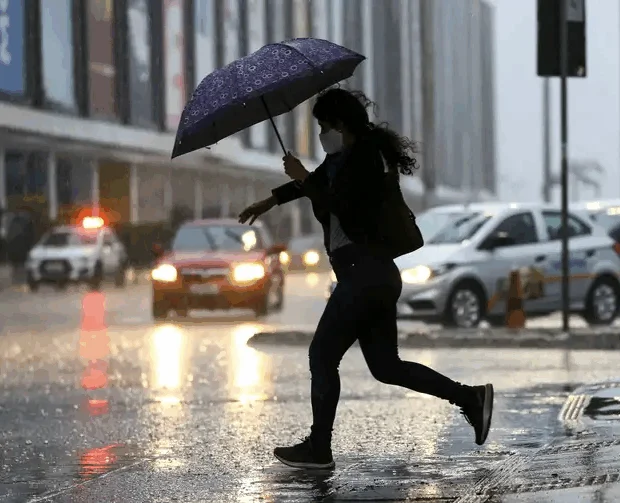 Pancadas de chuva atingem grande parte do país nesta terça; veja a previsão