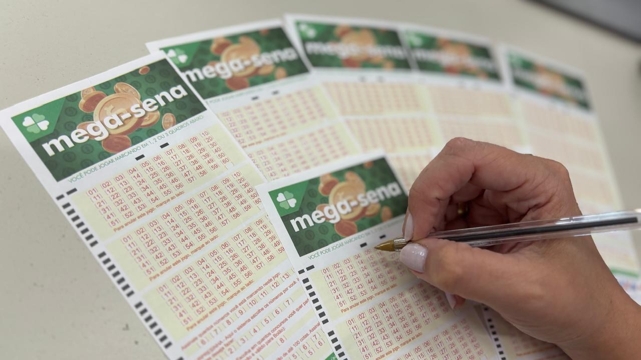 Paraná tem 14 apostas premiadas na Mega-Sena e vencedor de R$ 620 mil na Lotofácil; veja c