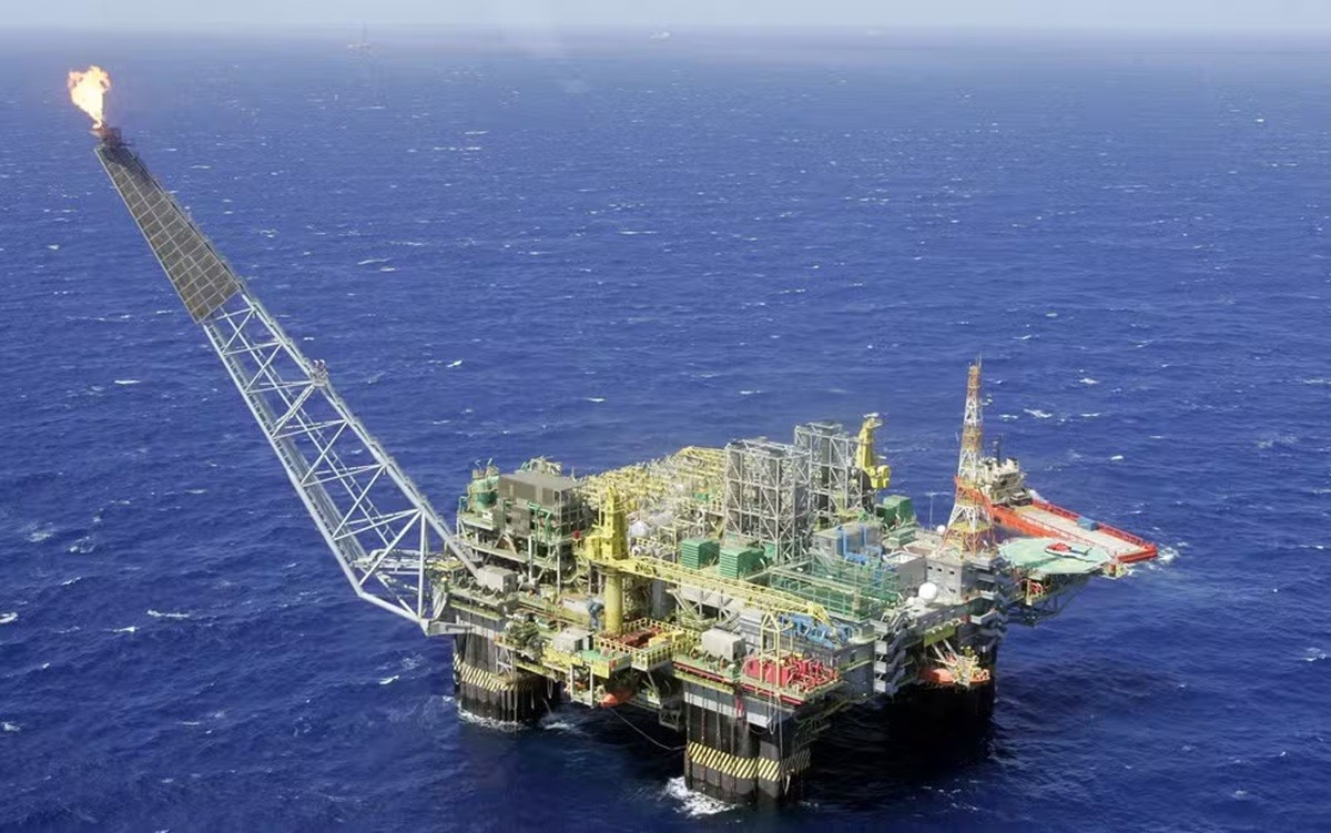 Petrolão sobe mais com tensão entre EUA e Irã e impasse nas negociações