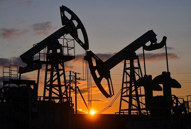 Petróleo fecha dia em alta com tensões geopolíticas e dados dos EUA