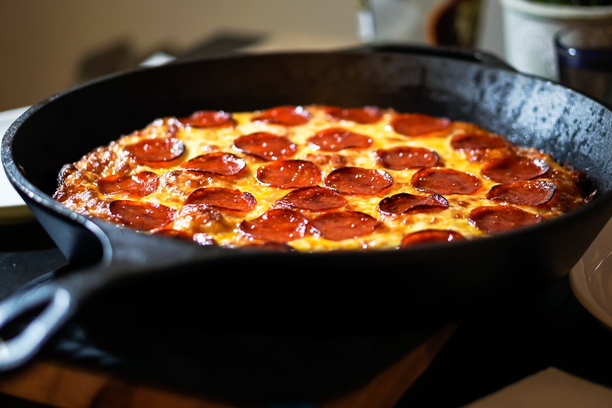 Pizza de frigideira: uma receita rápida que transforma qualquer refeição