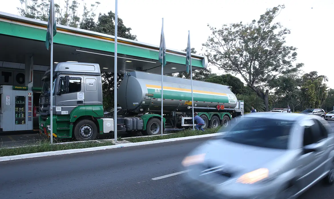 Preços de Diesel: 80% dos Estados Aderem à Proposta de Subsídio para Conter Alta